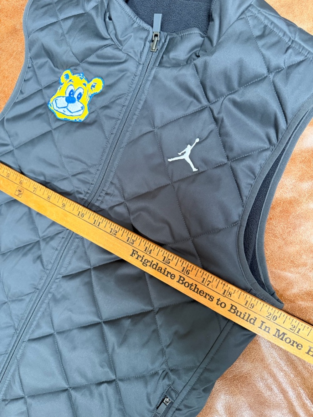 UCLA Joe Bruin Air Jordan Diamond Quilted Fleece-lined Vest Men’s S Black - Picture 7 of 8